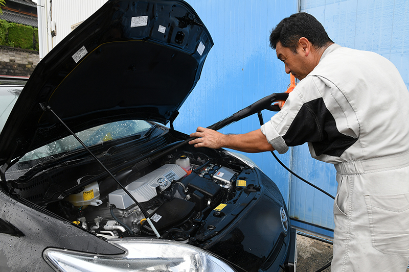 有限会社トータルカーサービス クリーニング 車内 エンジンルーム 清掃 消臭 ヤニ汚れ